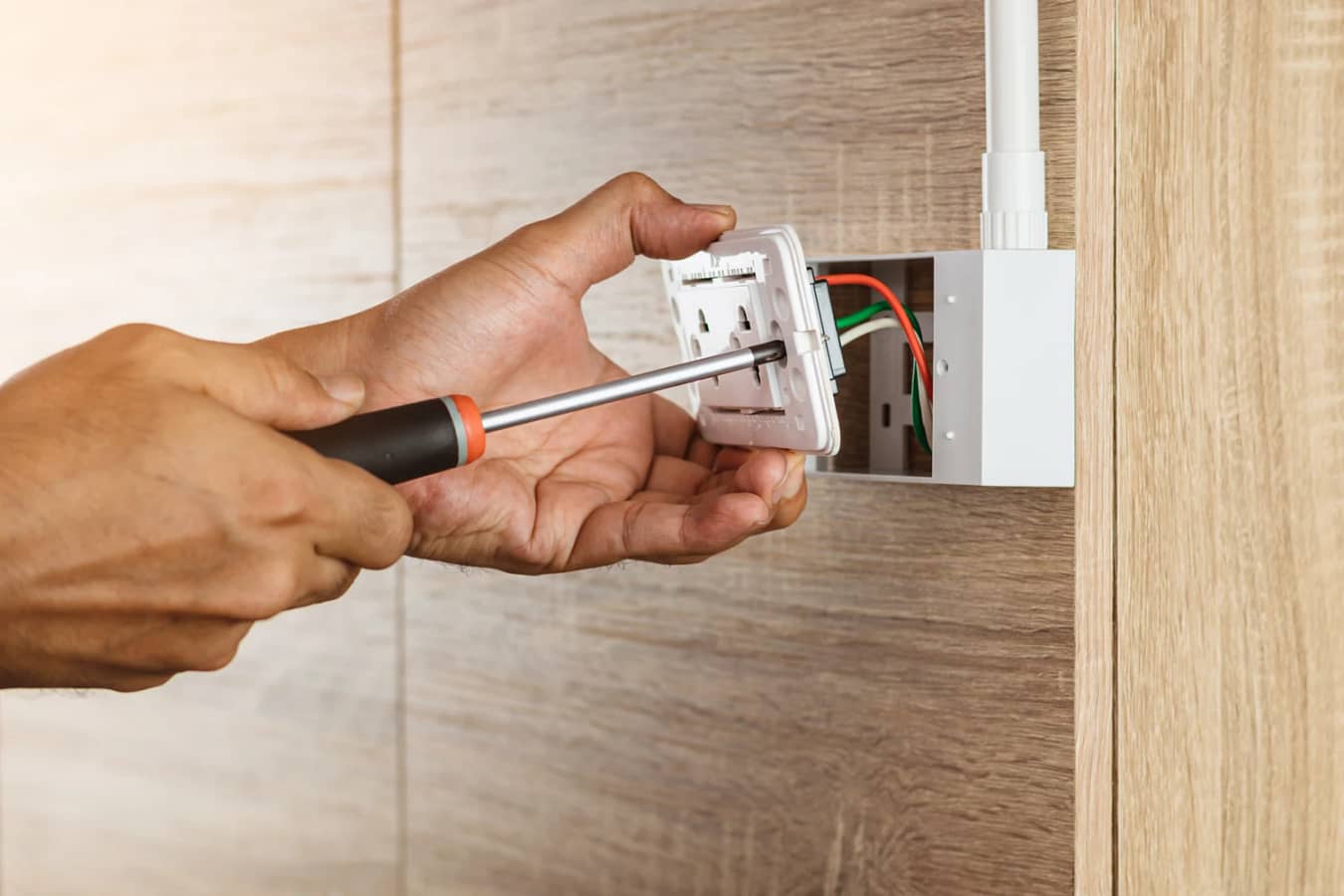 Electrician repairing electrical New Jersey Luminous llc